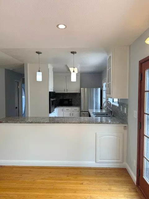 10370 Cherry Tree Ln photo 5