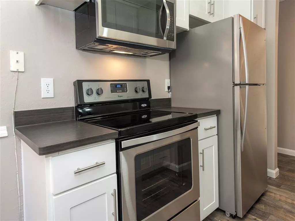 Shadow Oaks Apartment Homes photo 5