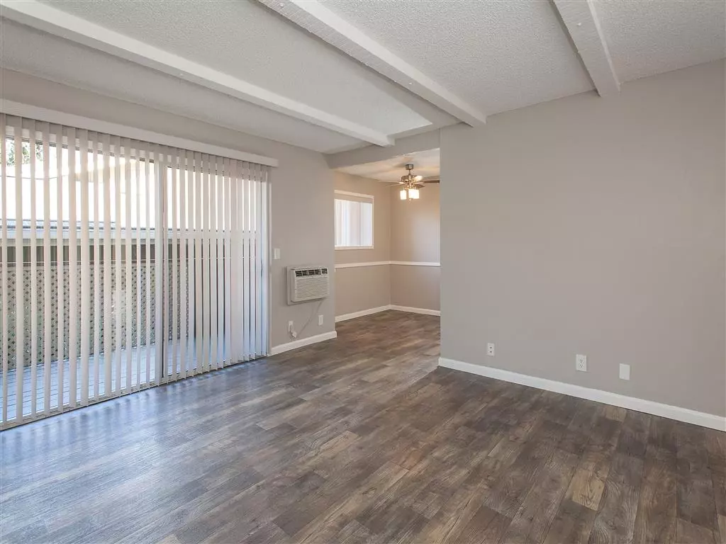 Shadow Oaks Apartment Homes photo 4