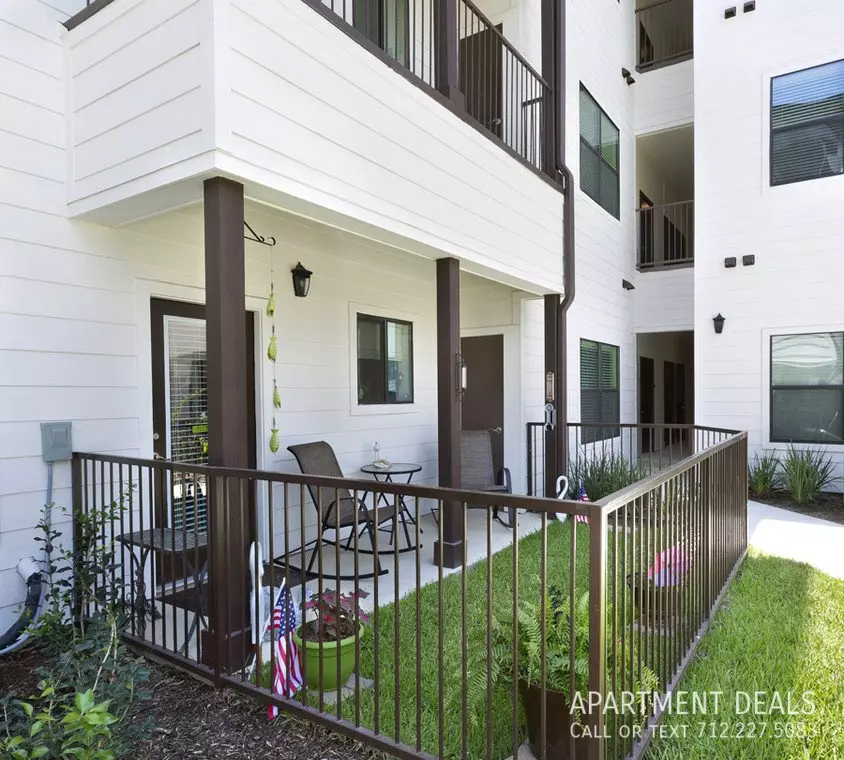 8306 Queenston Boulevard, Houston, TX 77095 photo 4