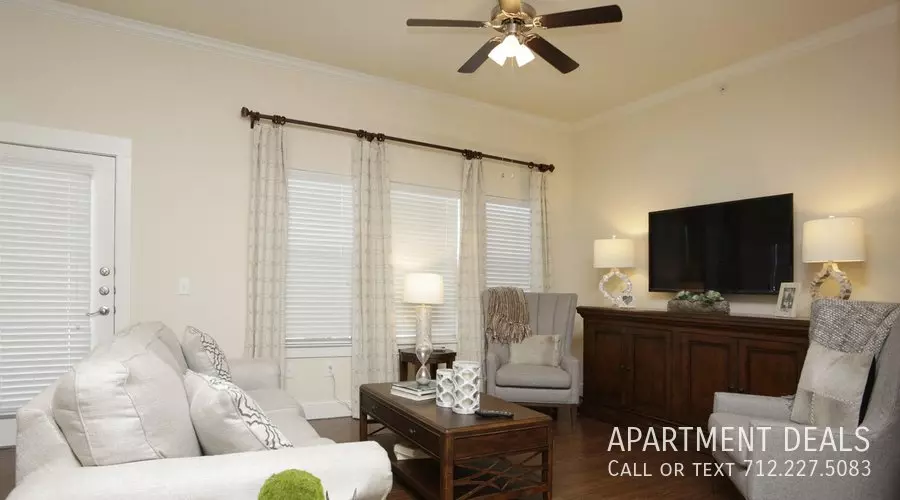 8306 Queenston Boulevard, Houston, TX 77095 photo 5