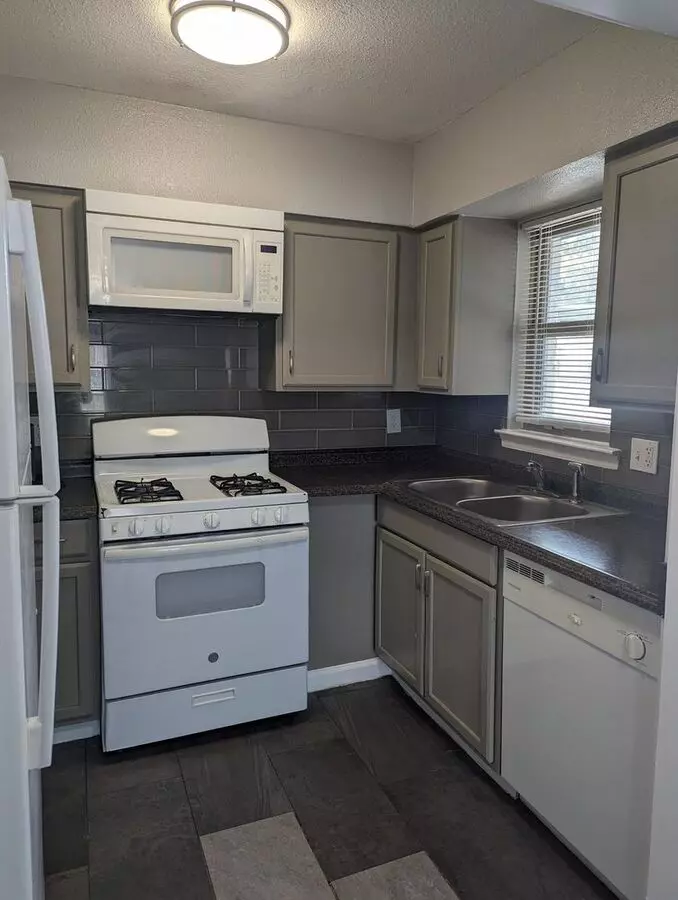Grigsby Square Apartments photo 3