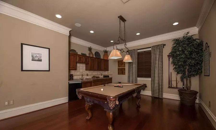 10112 Technology Blvd photo 5