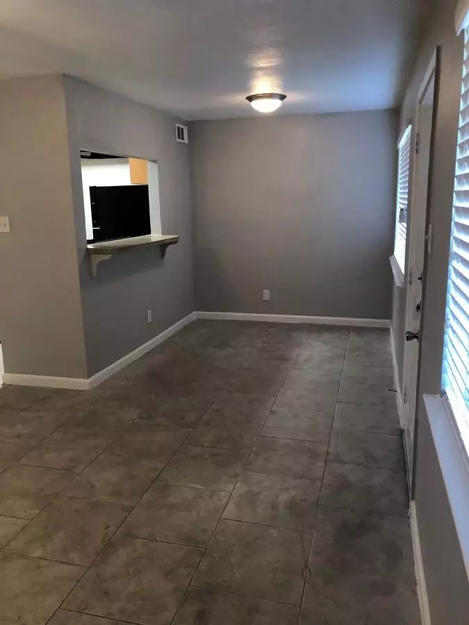 Waverly Apartments photo 5
