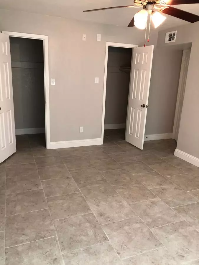 Waverly Apartments photo 4