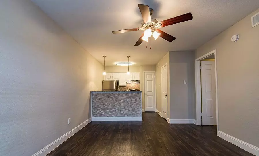 10507 Steppington Drive, Dallas, TX 75230 photo 2