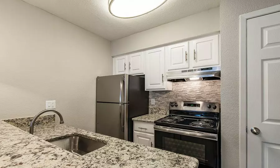 10507 Steppington Drive, Dallas, TX 75230 photo 3