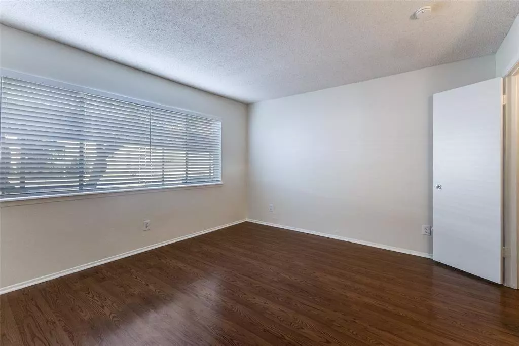 10650 Steppington Drive, Dallas, TX 75230 photo 4
