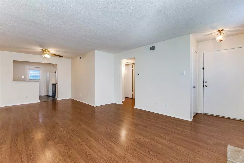 10650 Steppington Drive, Dallas, TX 75230 photo 5