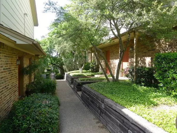 Springtree Crossing photo 4