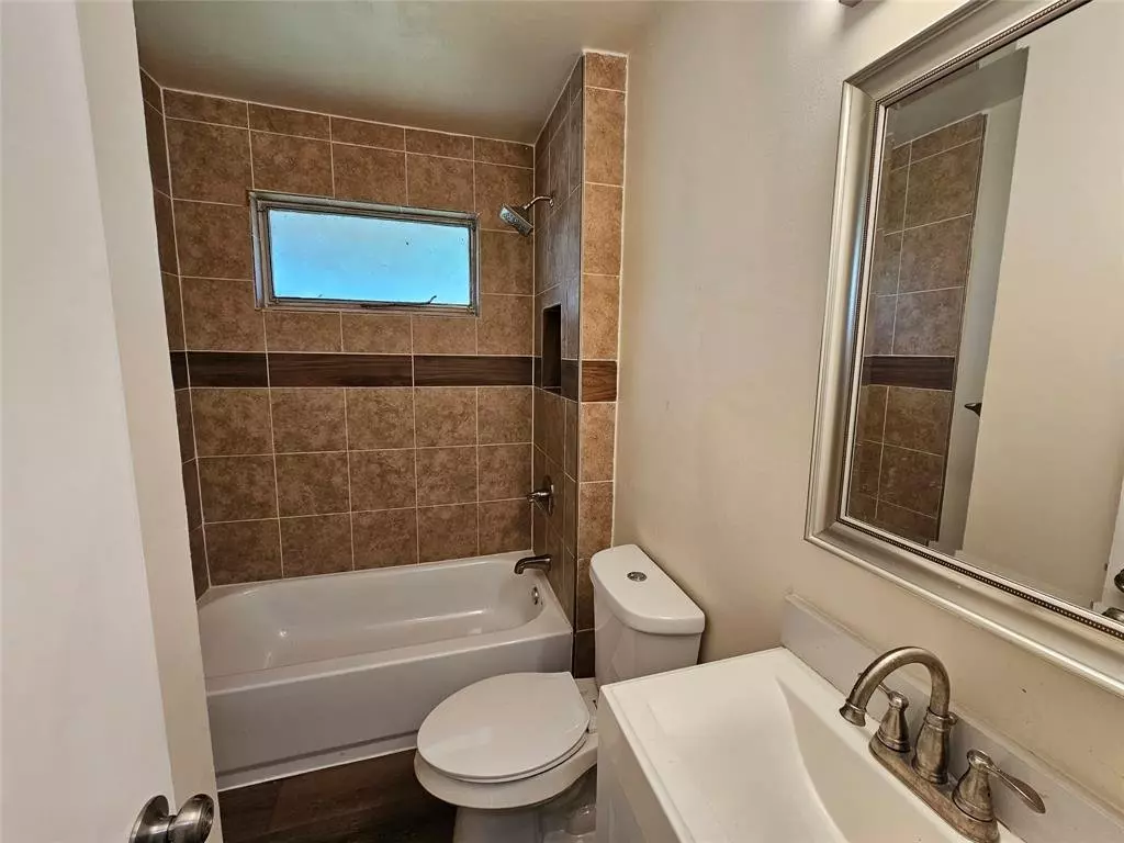 12260 Galva Drive, Dallas, TX 75243 photo 2