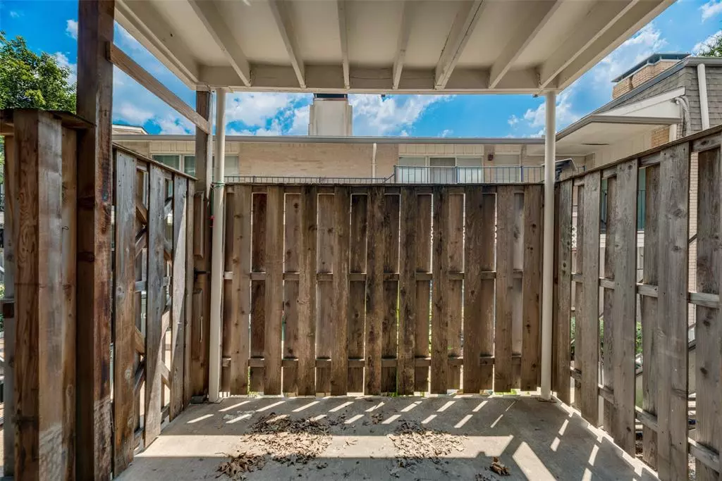 15914 Stillwood Street, Dallas, TX 75248 photo 5