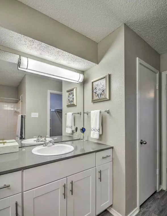 18606 Dallas Parkway, Dallas, TX 75287 photo 2