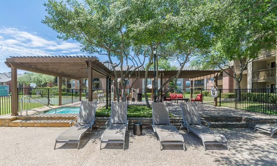 18796 Lloyd Drive, Dallas, TX 75252 photo 2