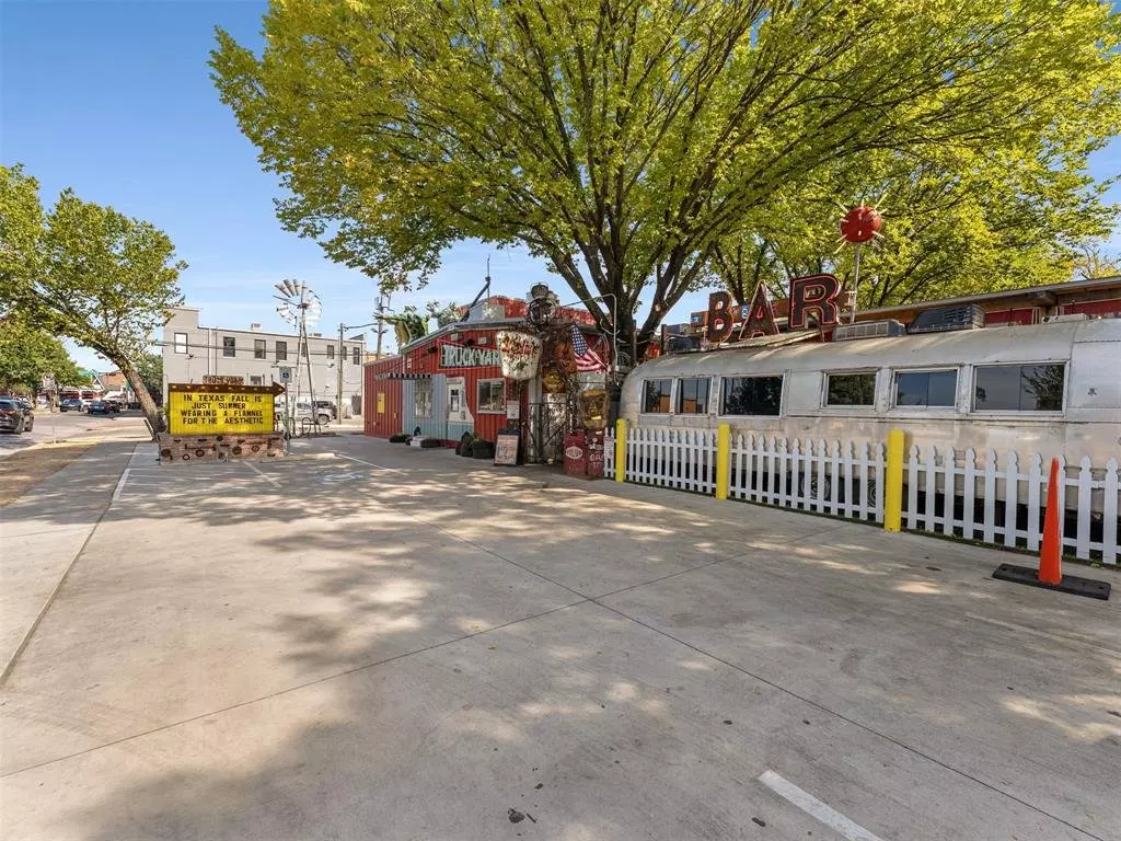 2019 North Prairie Avenue, Dallas, TX 75204 photo 3