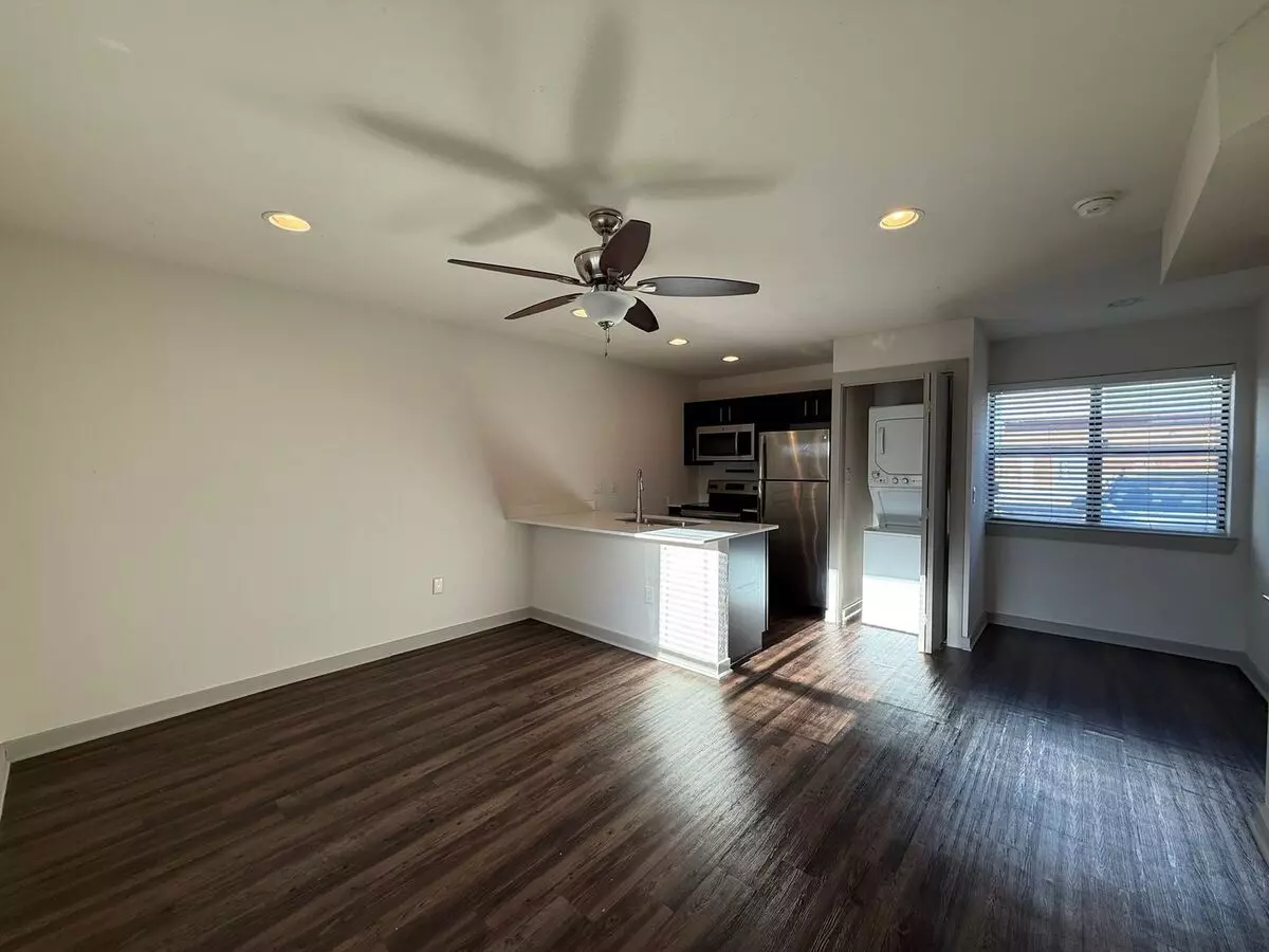 Monarch Place Apartments photo 2