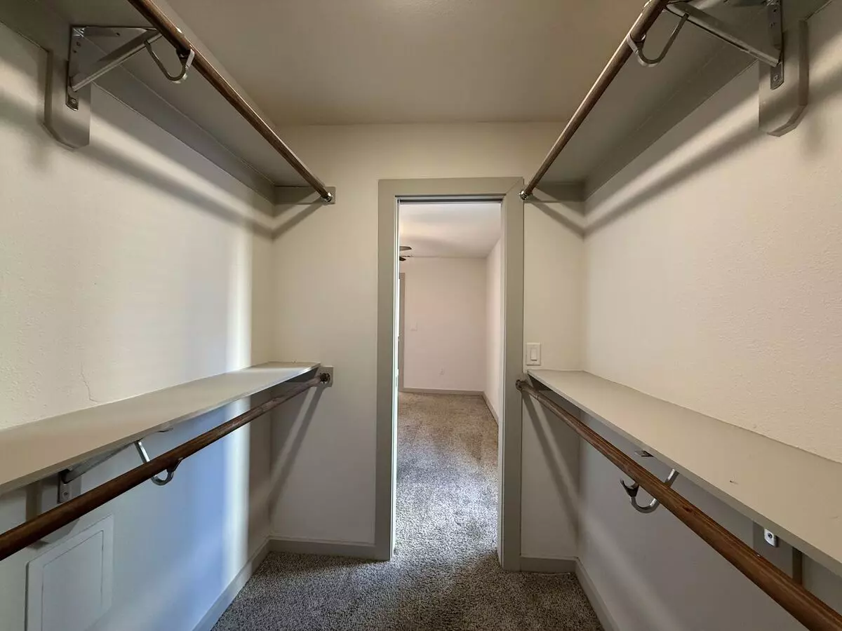Monarch Place Apartments photo 3