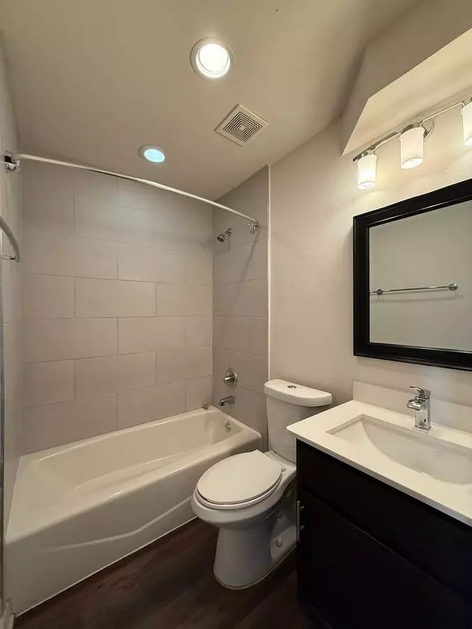 Monarch Place Apartments photo 5