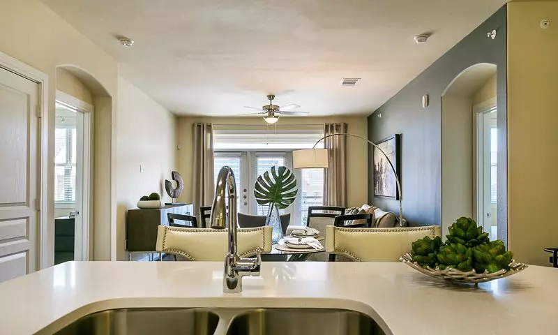 2422 Fort Worth Ave photo 4