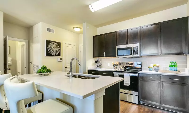 2422 Fort Worth Ave photo 5