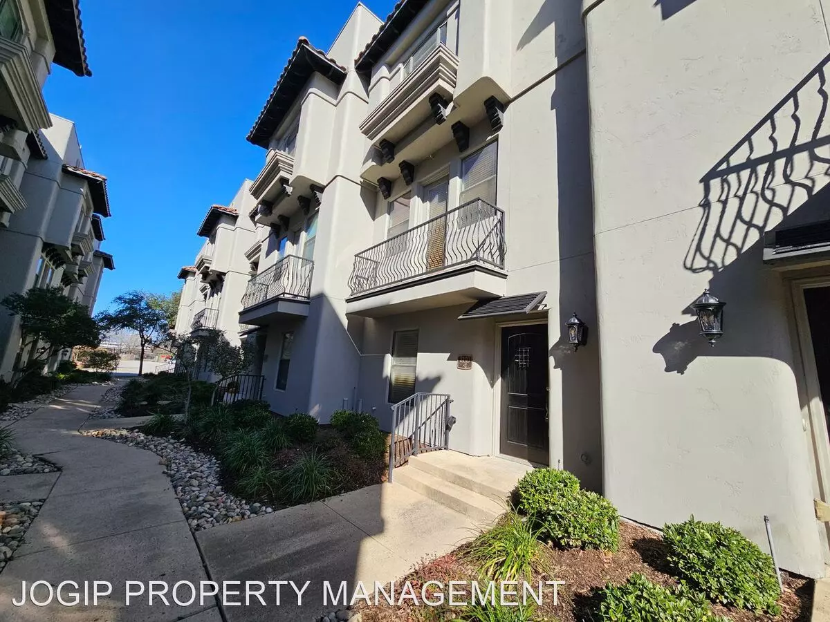 3110 Ross Ave Apt 2 photo 2