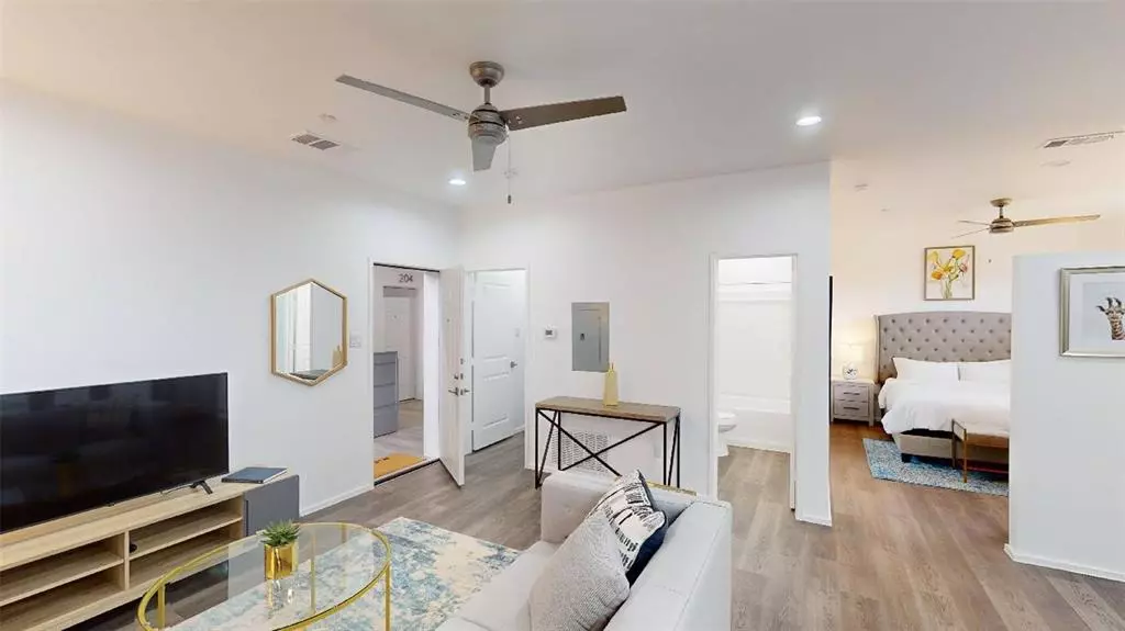3235 Dallas Flats photo 4