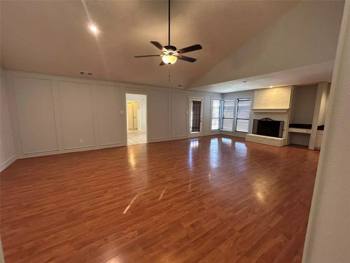 3910 Saint Christopher Lane, Dallas, TX 75287 photo 2