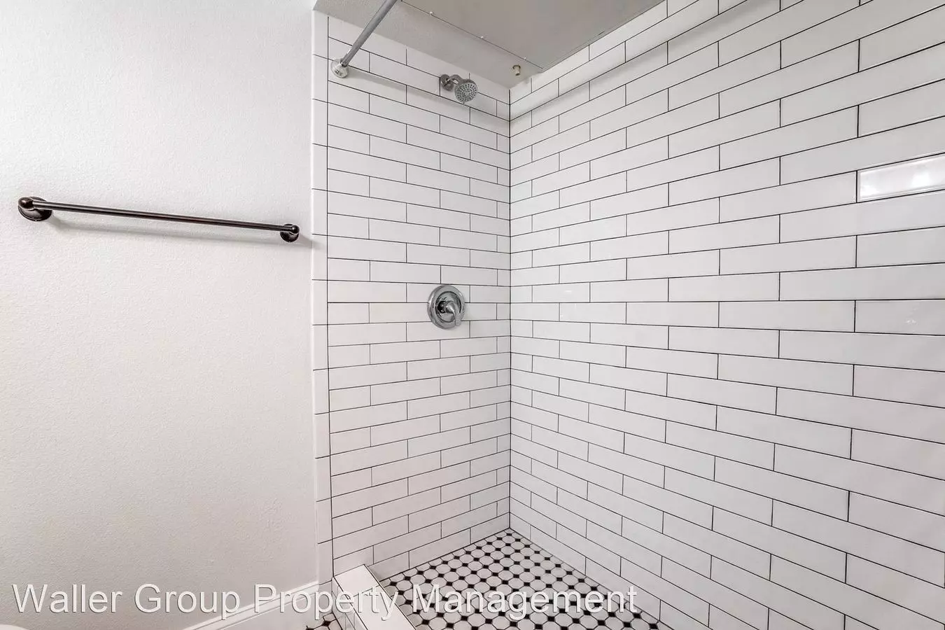 3913 Rawlins  3912 Hall St photo 2
