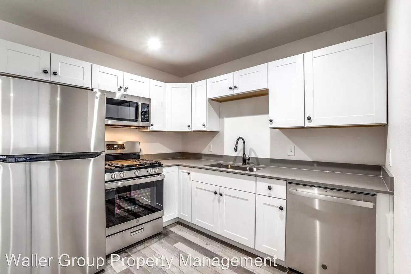 3913 Rawlins  3912 Hall St photo 5