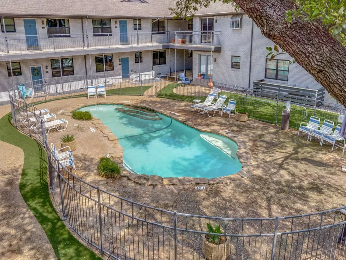 ✨ Urban Oasis In Inwood &amp; Lemmon! photo 4