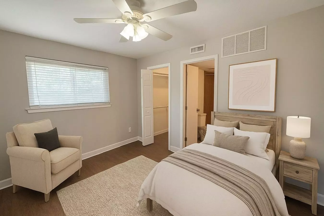 4023 N Hall photo 4