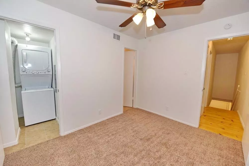 4033 Gilbert Avenue, Dallas, TX 75219 photo 4