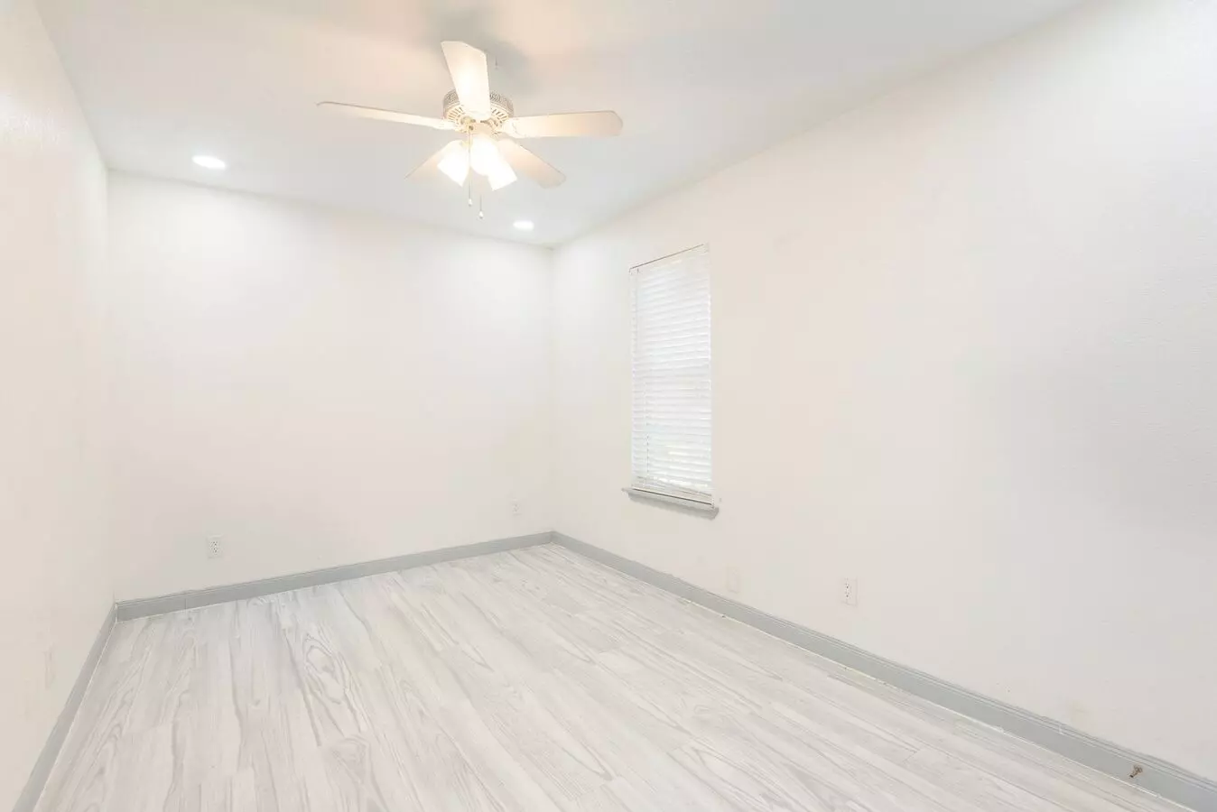4620 San Jacinto Unit C photo 4
