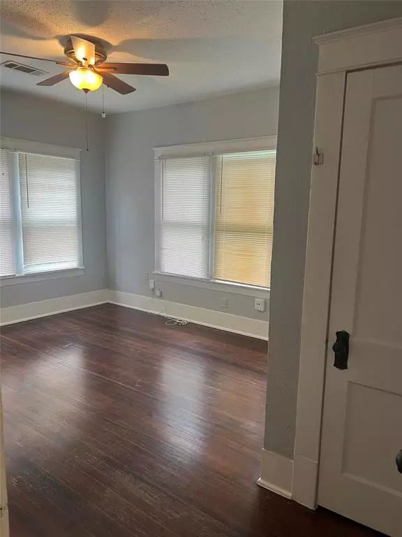 5242 Richard Avenue, Dallas, TX 75206 photo 2