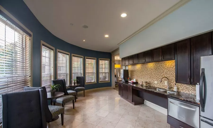6050 East Lovers Lane, Dallas, TX 75206 photo 3