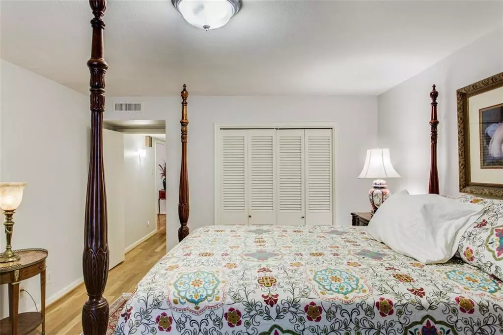 6357 Diamond Head Circle, Dallas, TX 75225 photo 4