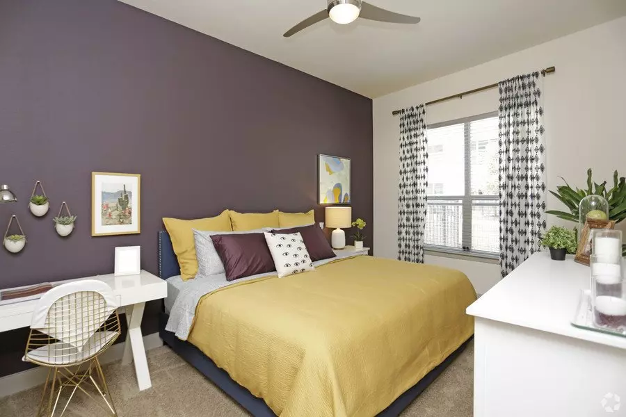 710 Fort Worth Ave photo 4