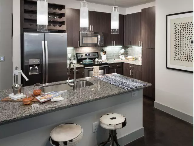 716 West Commerce Street, Dallas, TX 75208 photo 2