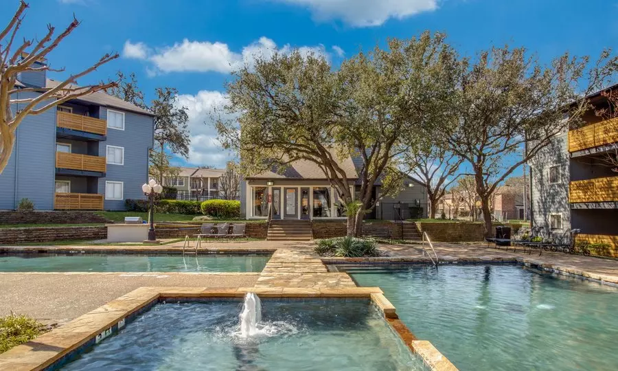 9917 Whitehurst Drive, Dallas, TX 75243 photo 3
