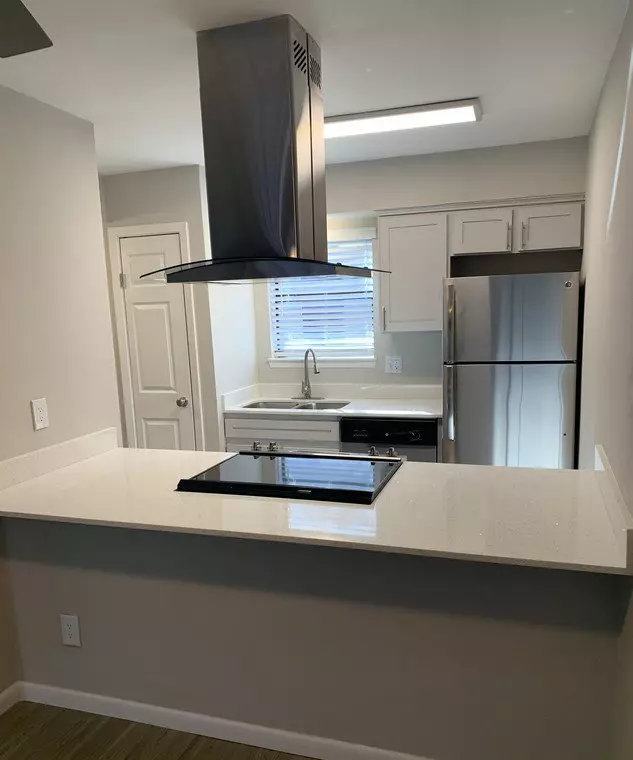 9925 St James Ln photo 2
