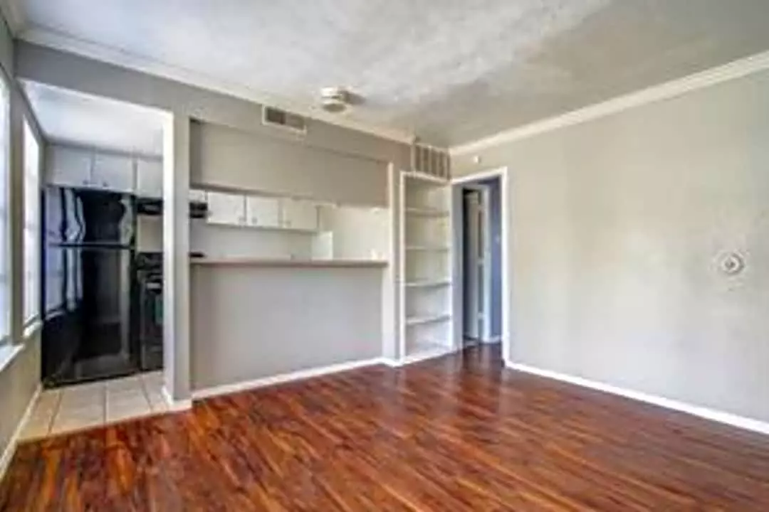 Brown Street Apartments photo 2