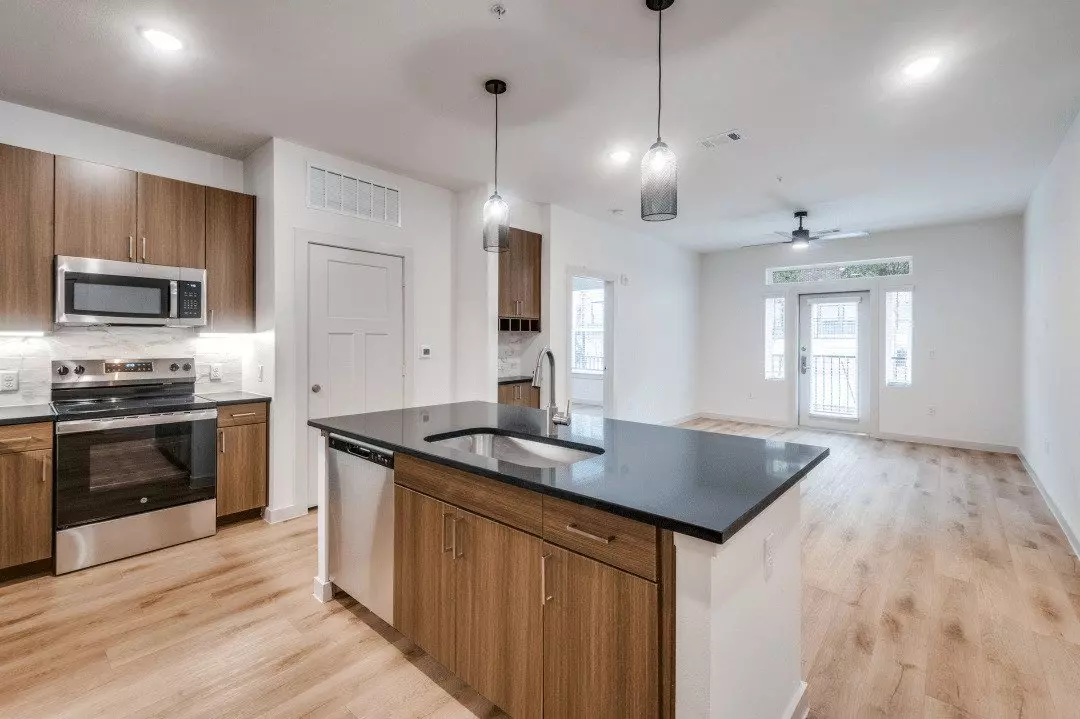 Burnett Lofts at Bishop Ridge photo 4