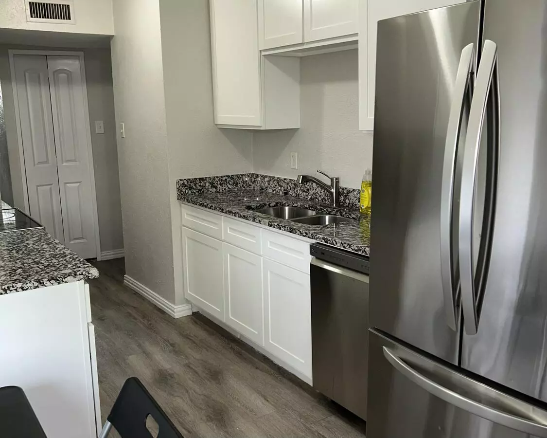 Cloverglen Dr photo 3