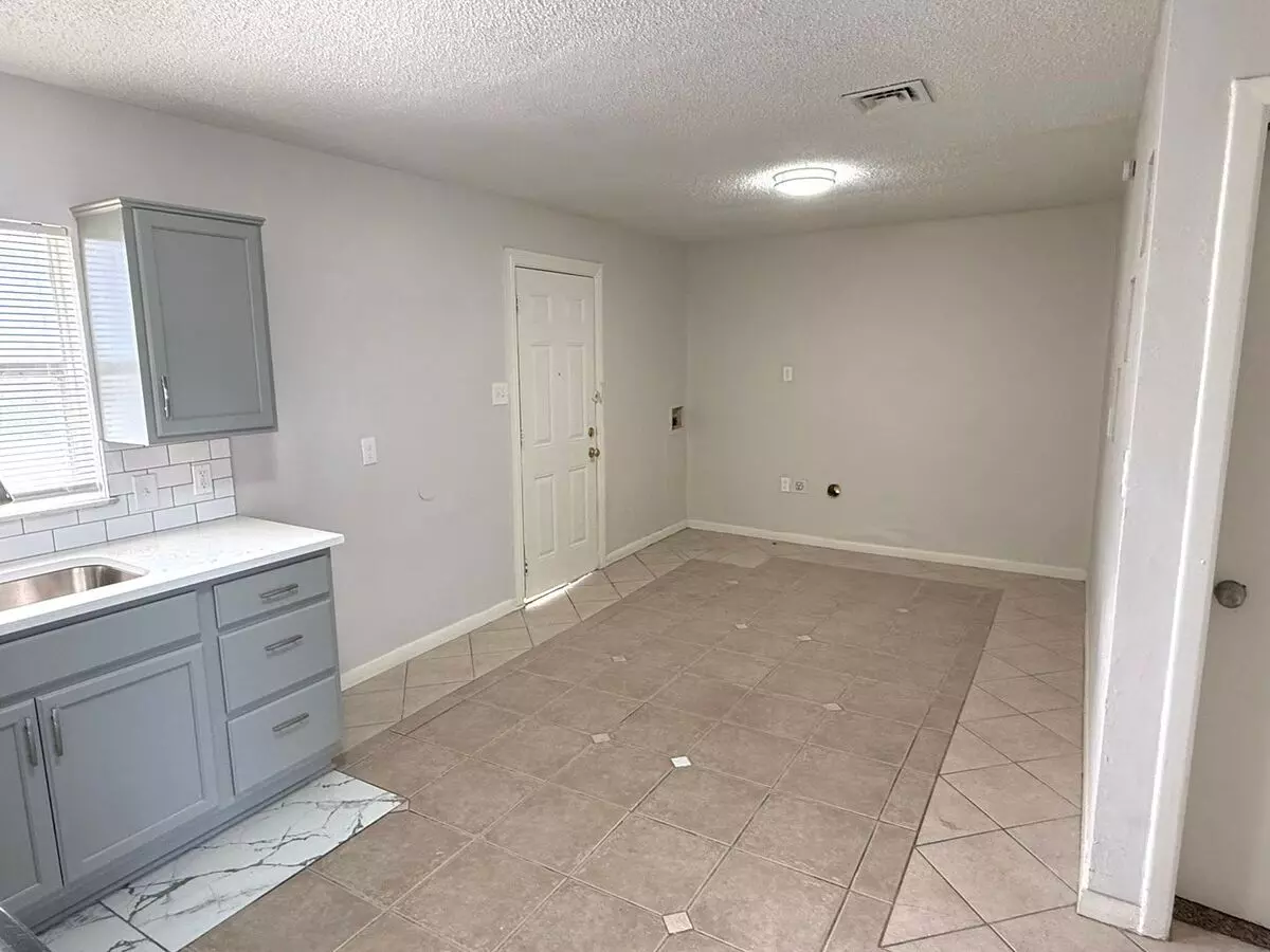 130 West Cherry Point Drive, Dallas, TX 75232 photo 4