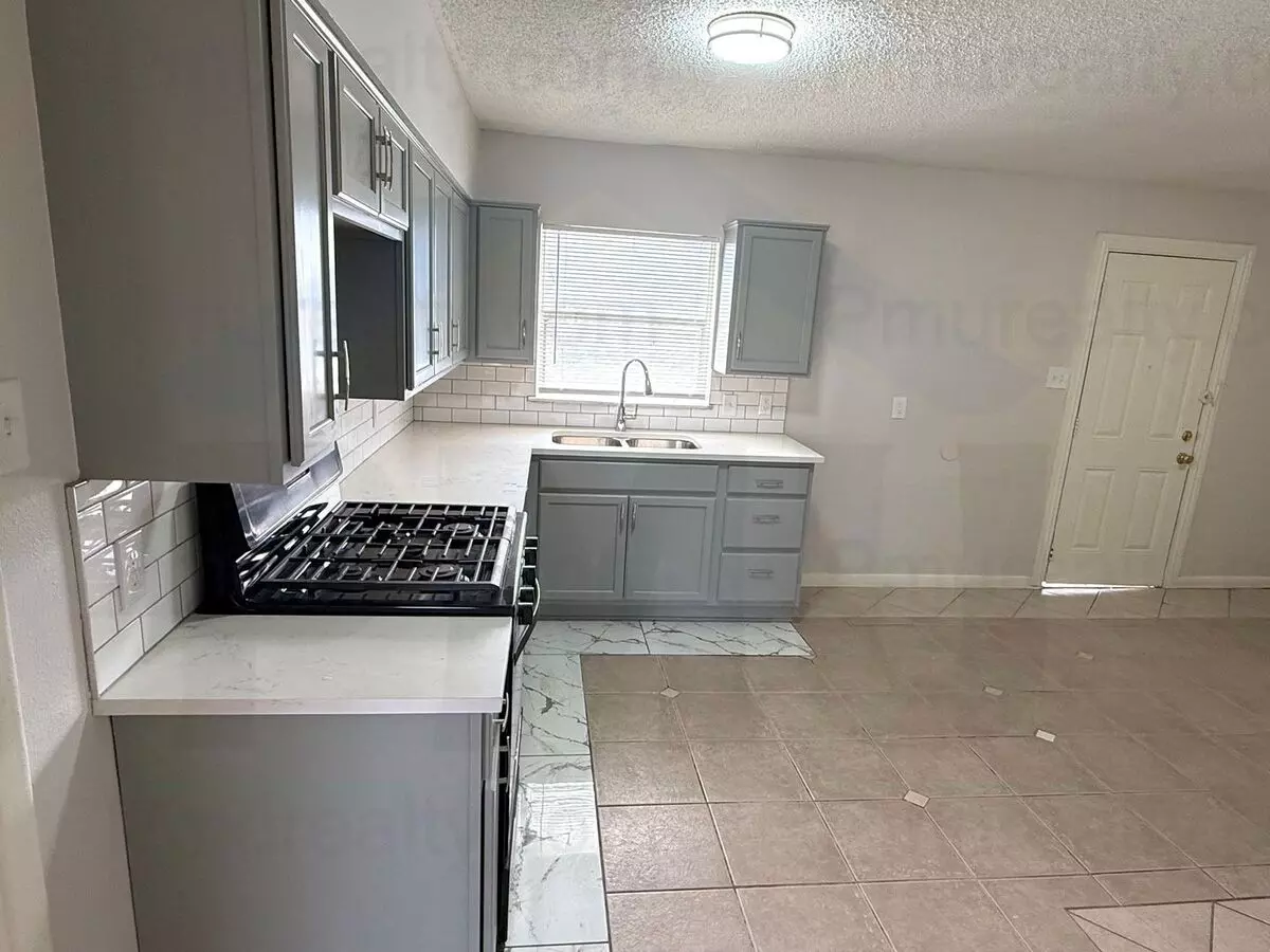 130 West Cherry Point Drive, Dallas, TX 75232 photo 5