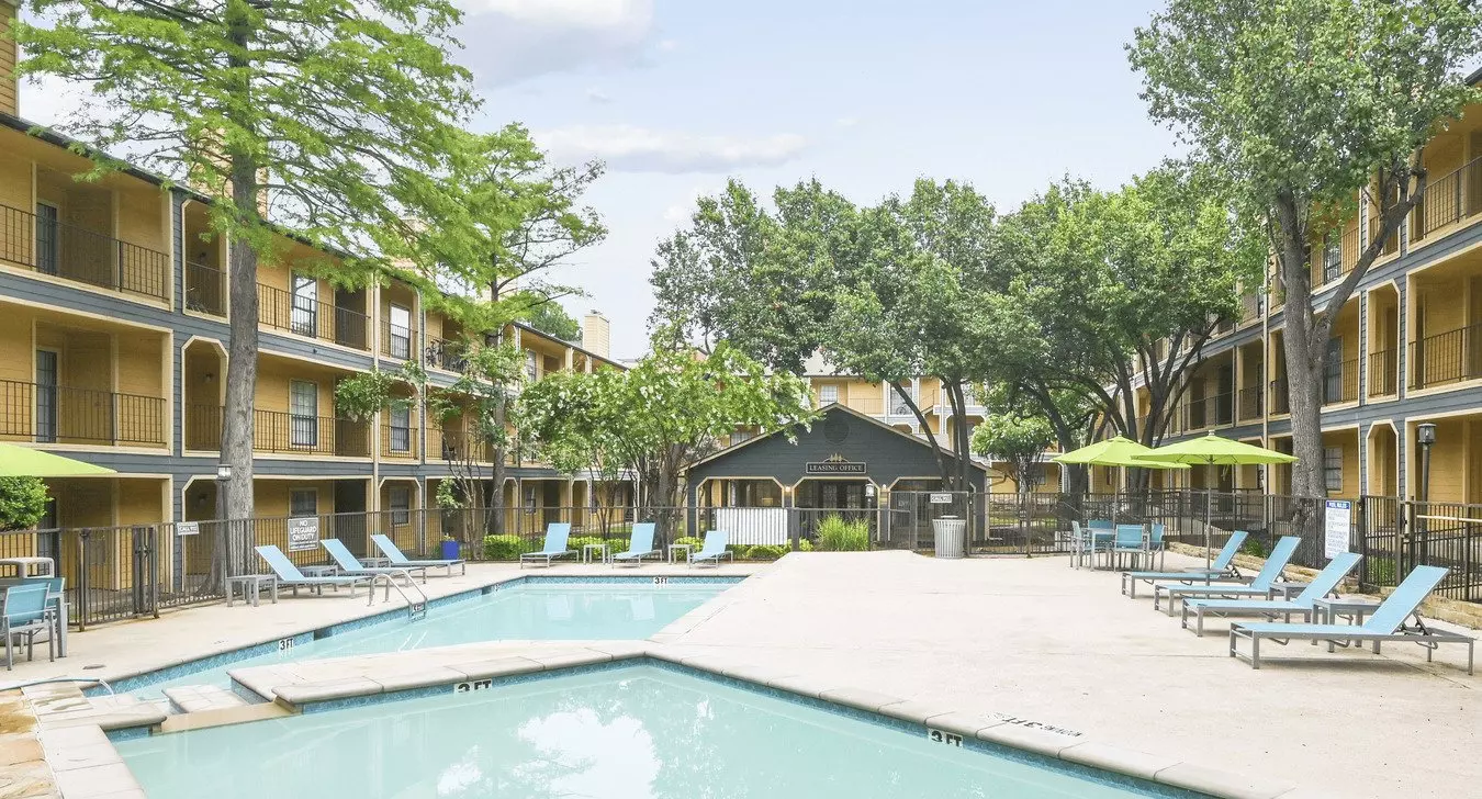Forest Hills photo 4