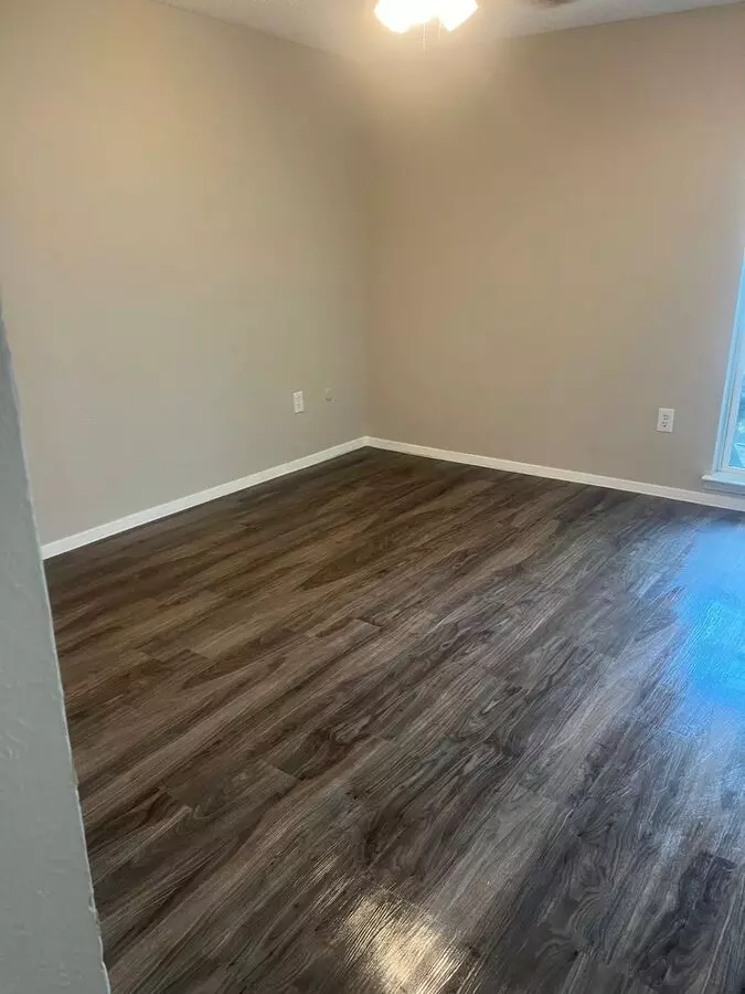 Two Story Townhouse Style Unit! Bedroom On Second Floor photo 3