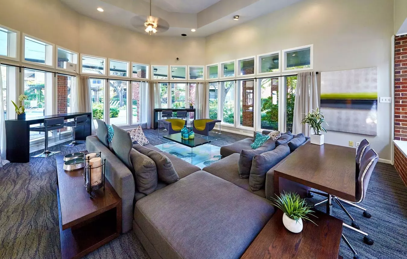 South Pointe photo 5