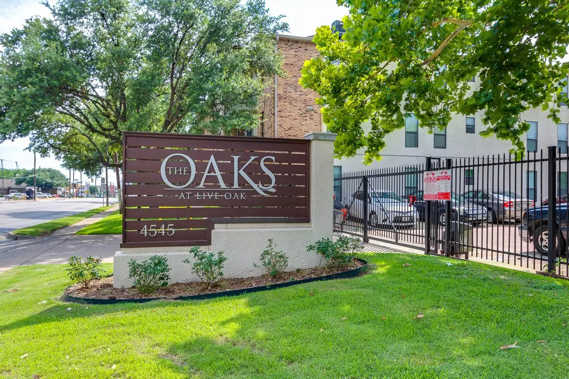 The Oaks At Live Oak photo 2