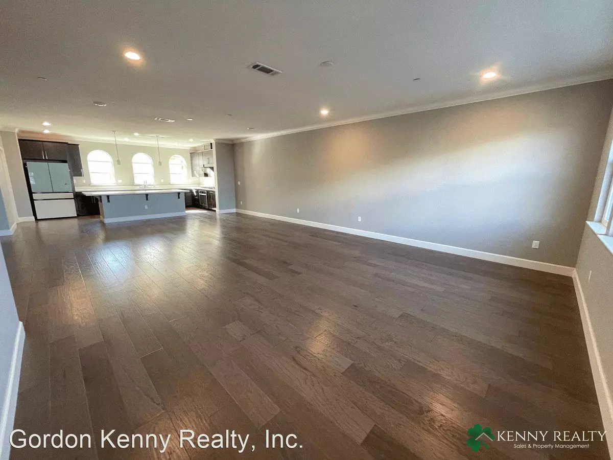 1027 Ocean View Ave photo 3